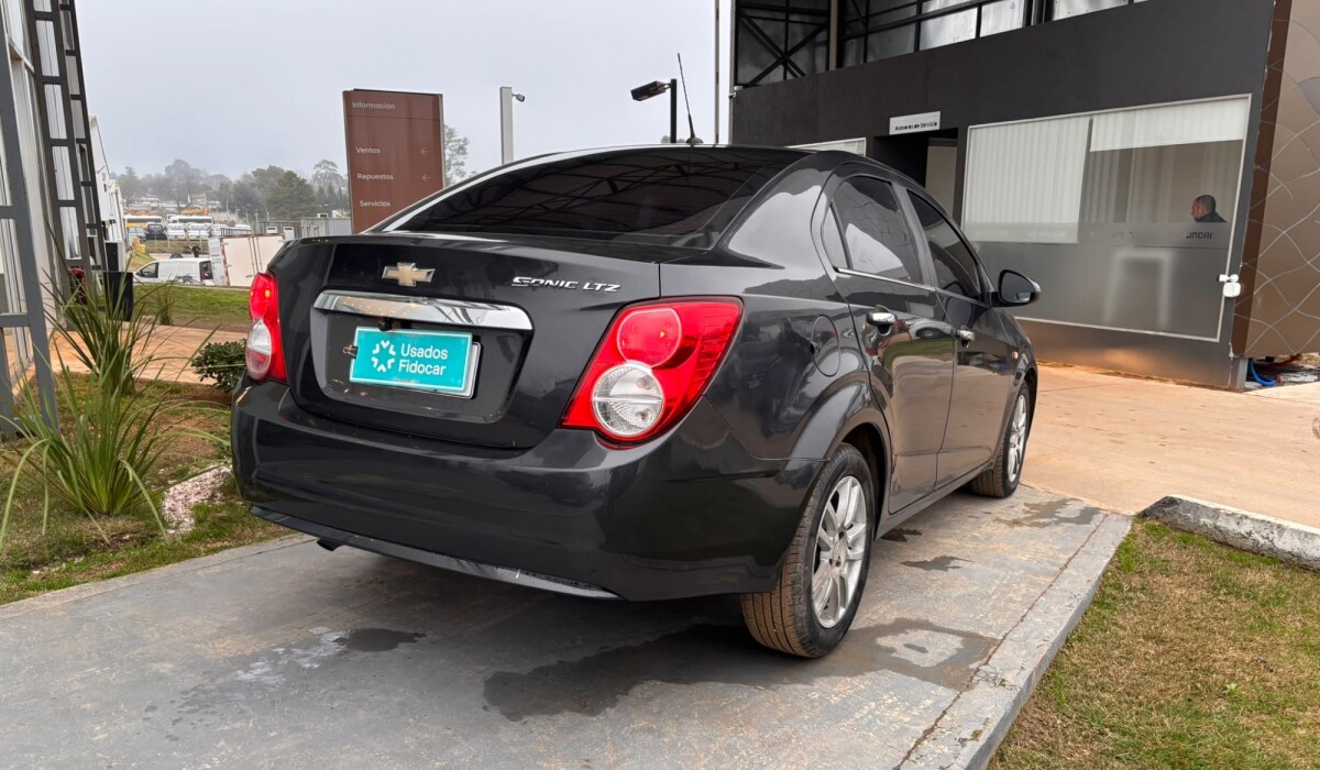 Chevrolet Sonic LTZ - 2014 Chevrolet Sonic LTZ - 2014
