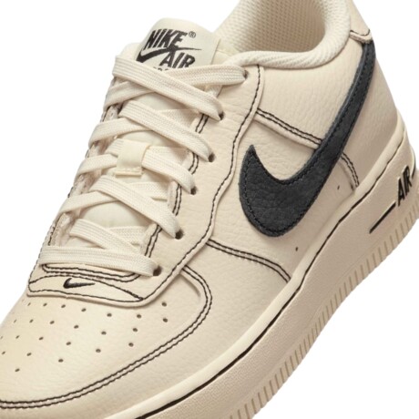 NIKE AIR FORCE 1 LV8 Beige