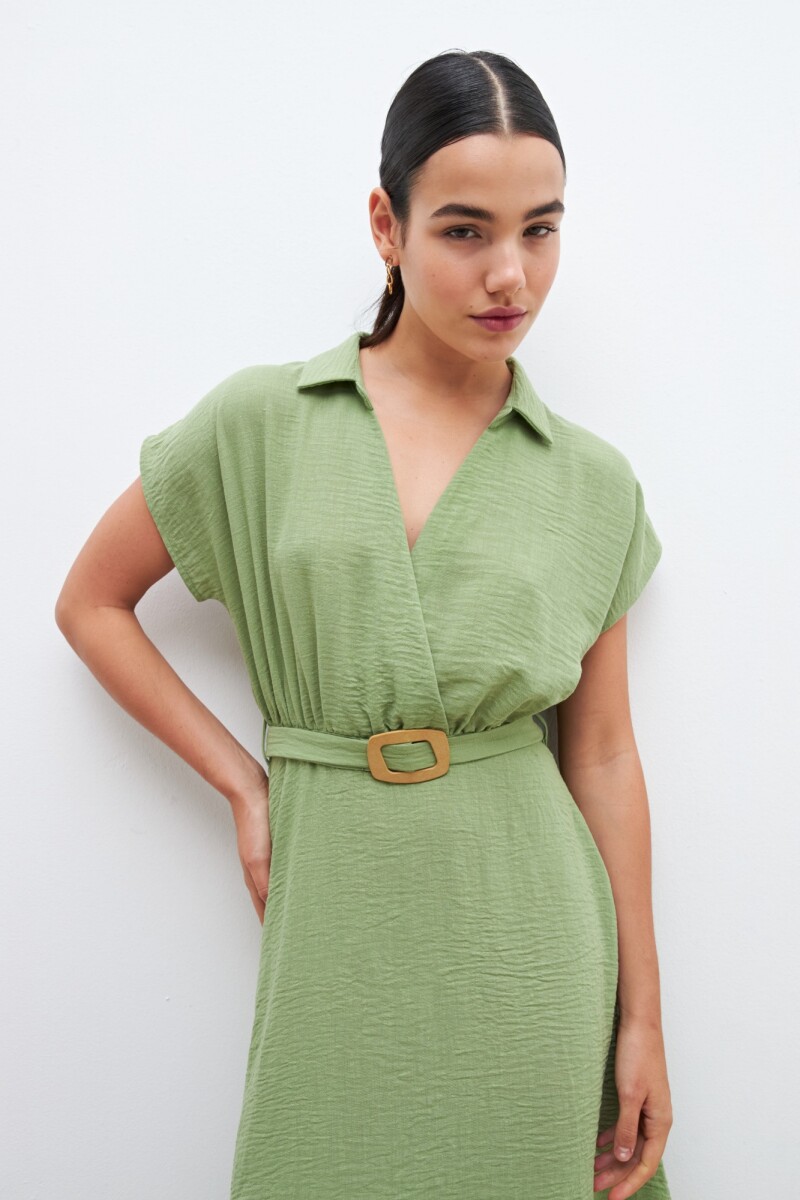 Vestido evasé con cinto pistacho