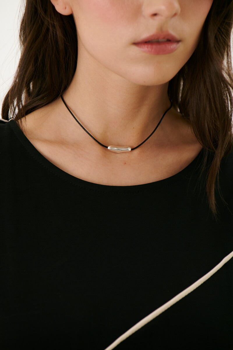 REMERA DIAGONAL NEGRO