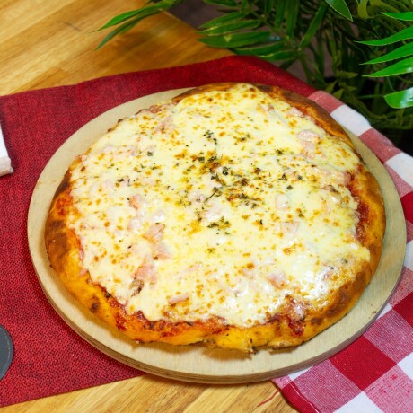 Pizzeta con Jamón y Muzzarella 000