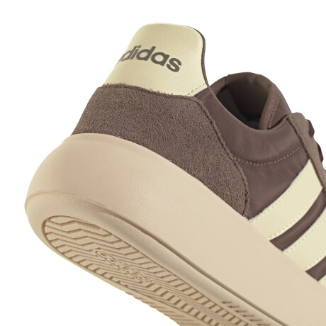 adidas BARREDA DECODE Brown