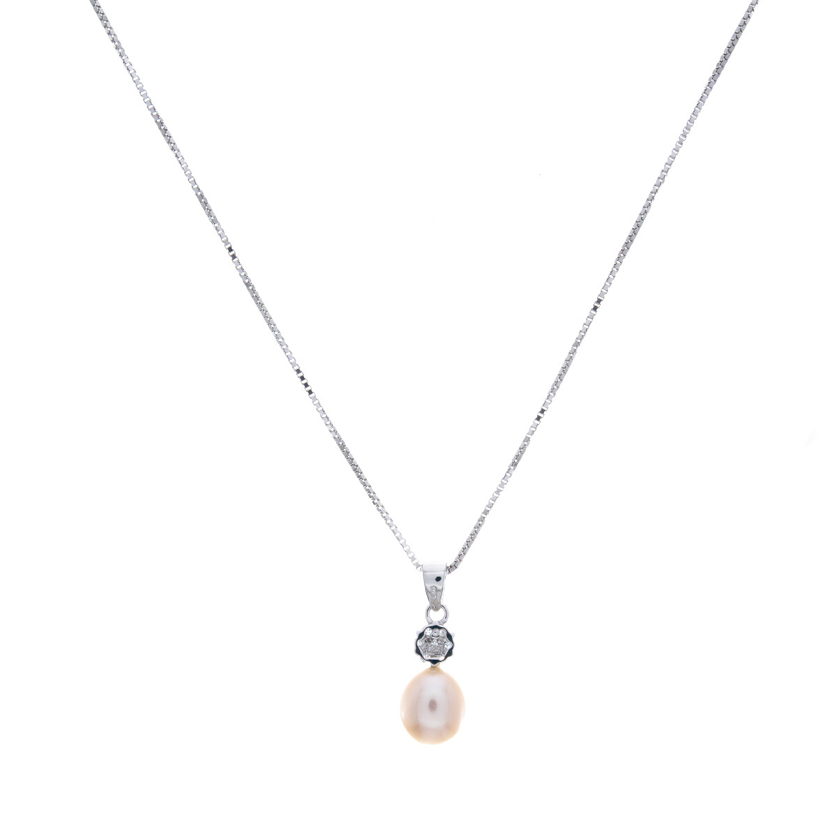 Conjunto de cadena y dije de plata 925 rodinada con perla y circonia. 