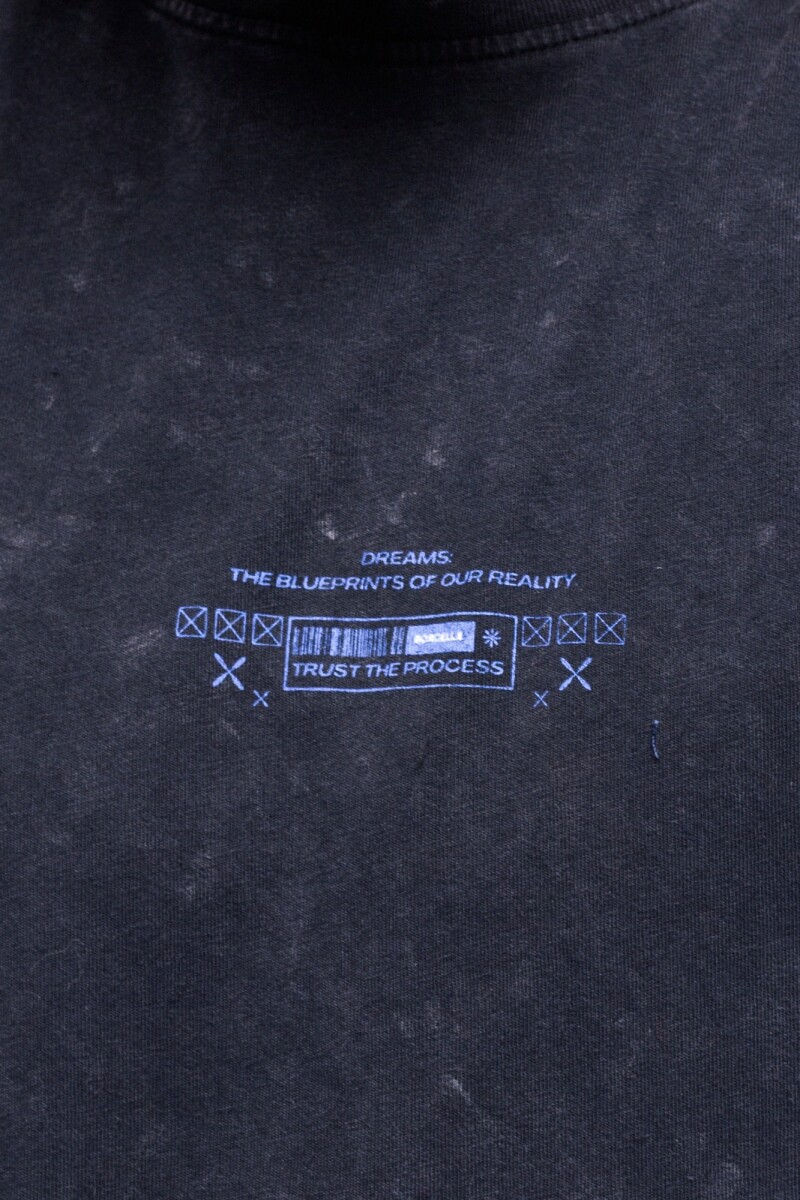 Remera oversize Viscaya Negro