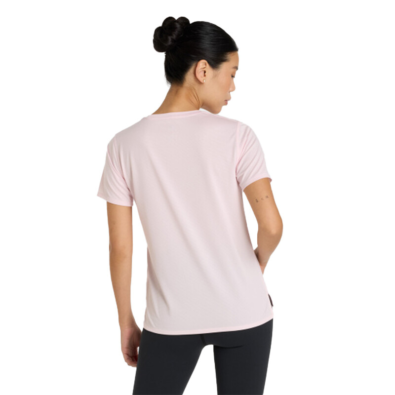Remera New Balance Sport Essentials Rosado