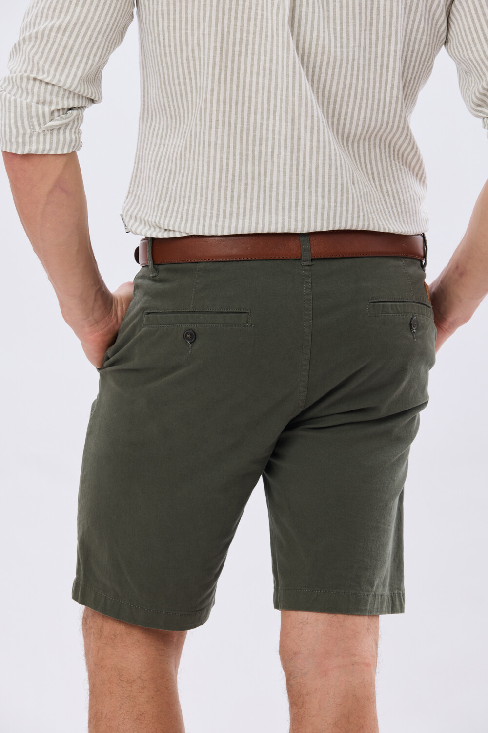 BERMUDA CLASICA CON ELASTANO Verde