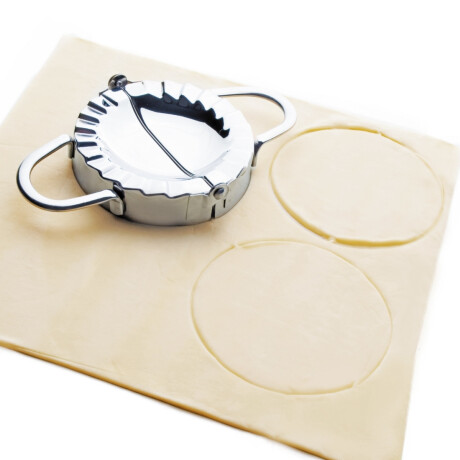 Molde para Empanadas de Acero Inoxidable 12 cm Molde para Empanadas de Acero Inoxidable 12 cm