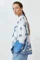 Kimono estampado con cierre azul