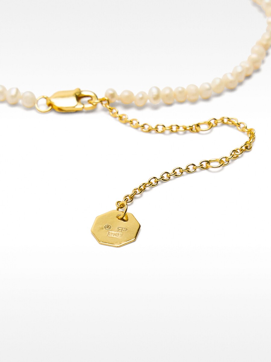 Pulsera De Perla De Agua Dulce Con Medalla - Plata De Ley 925 dorado