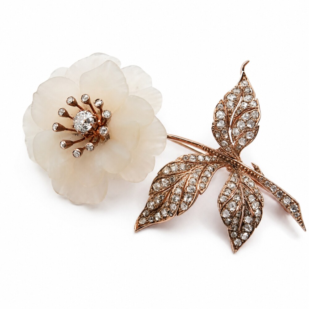 Prendedor Oro 18K, cuarzo blanco, brillante y diamantes Prendedor Oro 18K, cuarzo blanco, brillante y diamantes