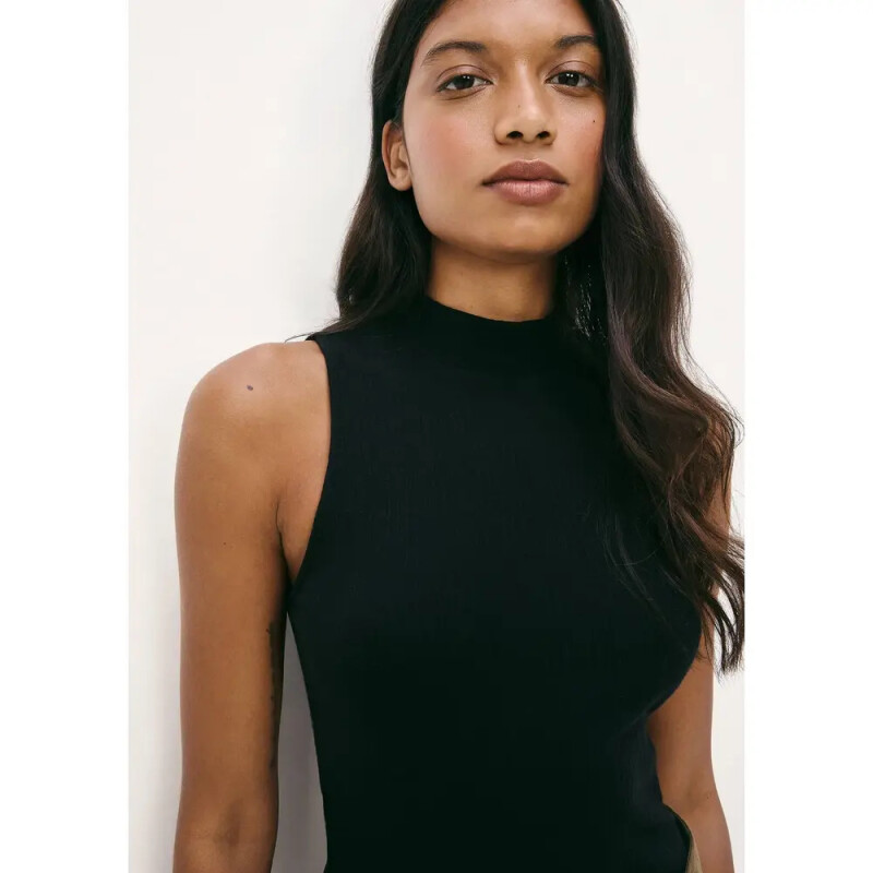 CAMISETA REGATA FEM PRETO ESCURO