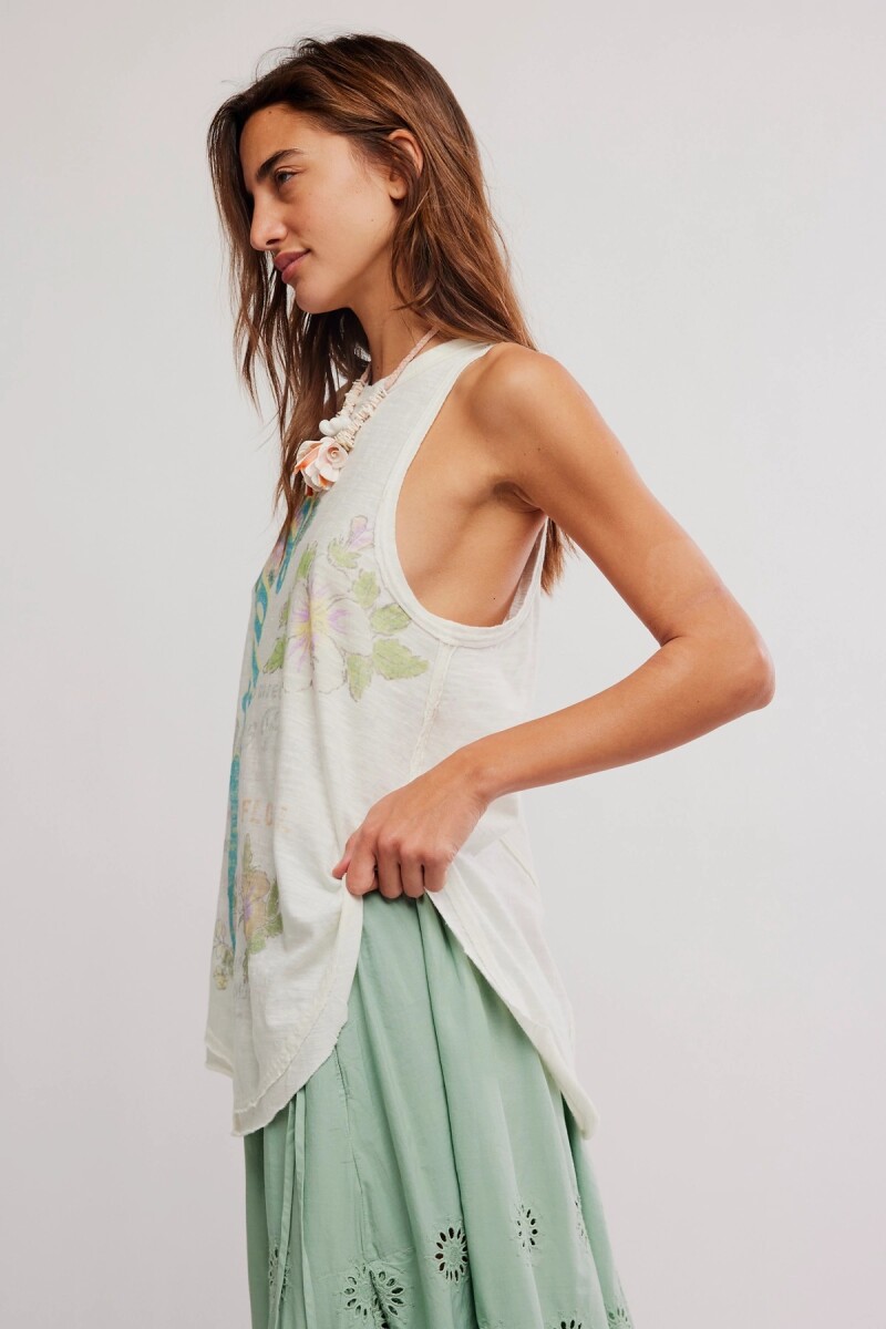REMERA ROSIE GRAPHIC Blanco