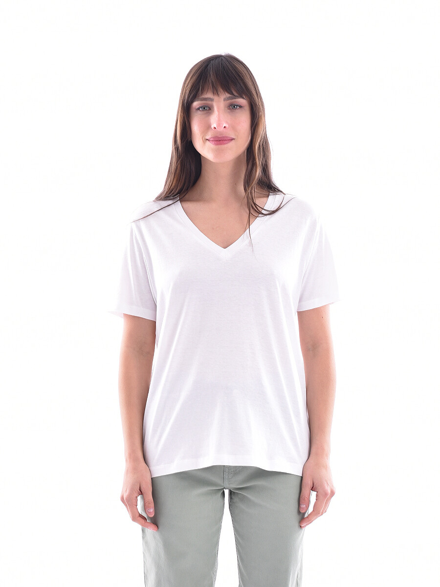 REMERA ESCOTE V - BLANCO 