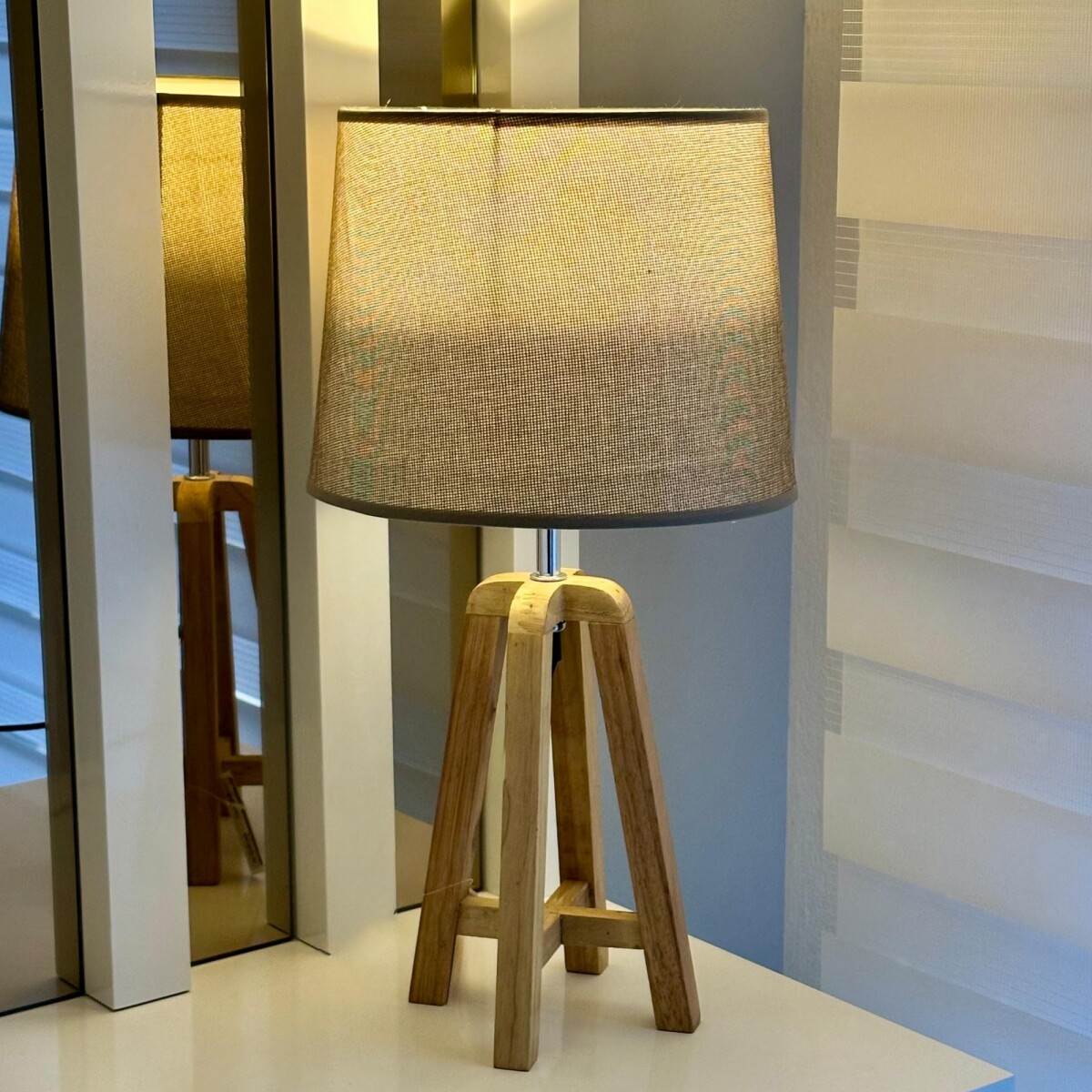 Lámpara De Mesa Alto 50cm x Ancho 26cm 