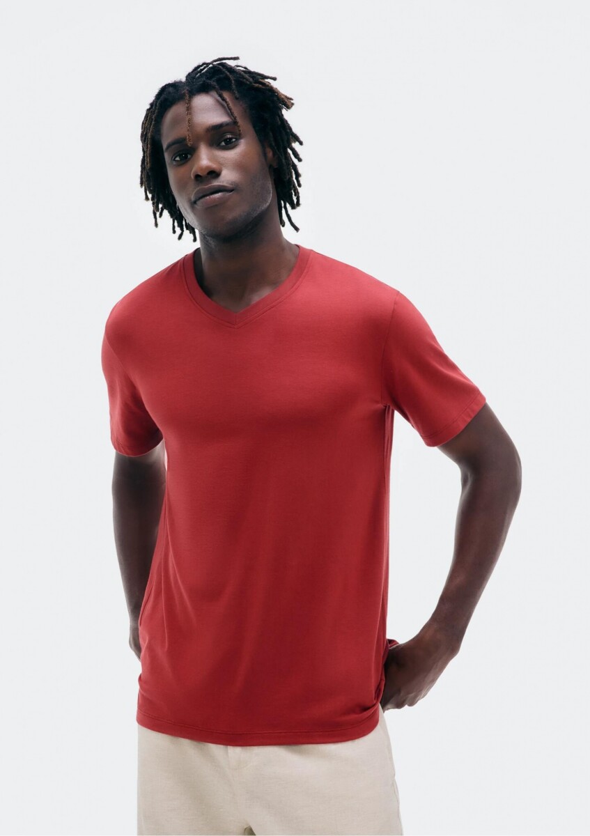 CAMISETA BÁSICA MANGA CORTA CUELLO EN V - ROJO 