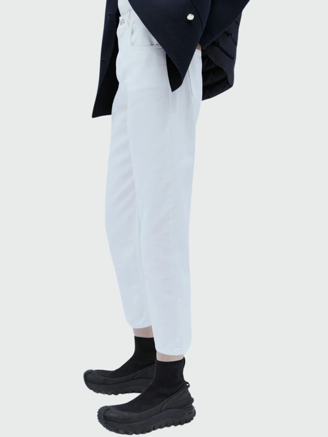 Moncler -Pantalón de tiro alto y corte recto, Moncler Negro