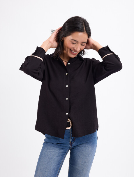 Camisa con vivos negro