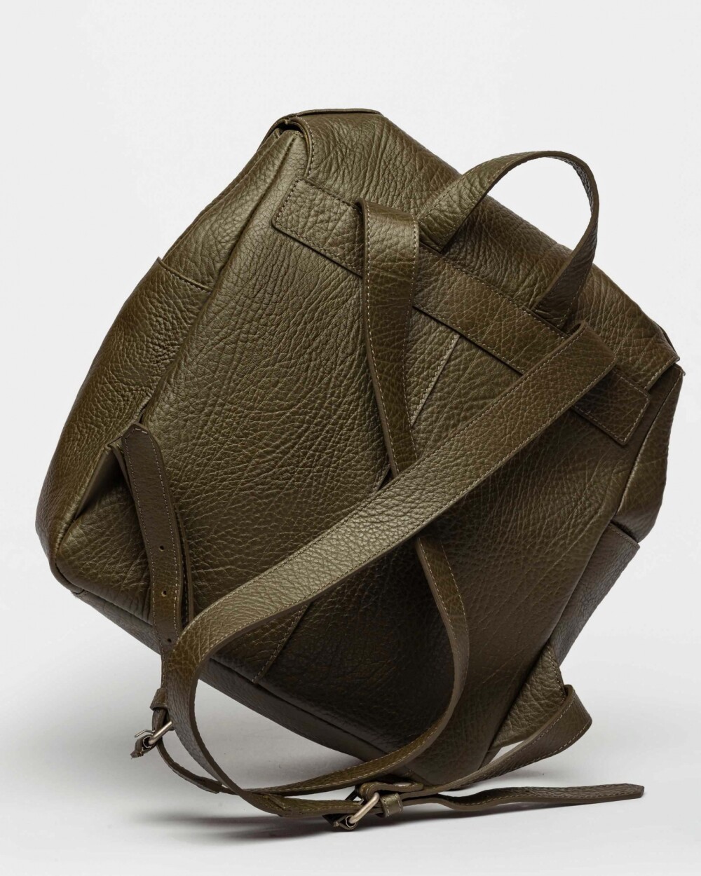Mochila Aventure En Cuero Graneado Verde