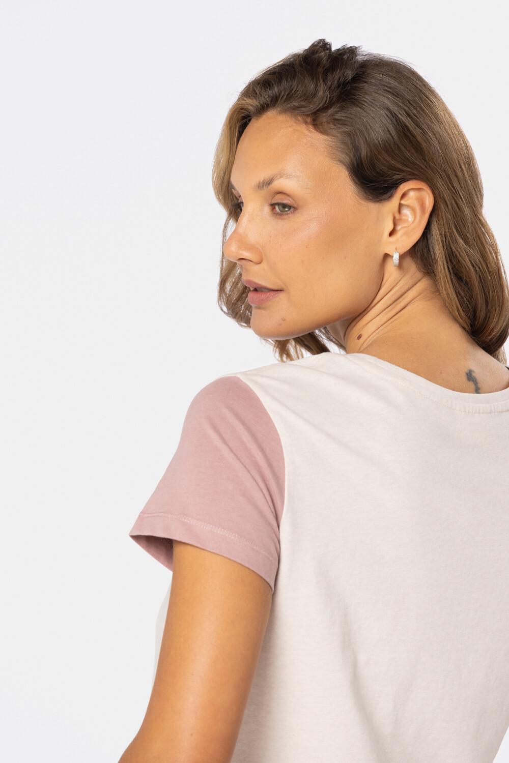 REMERA BLOQUE DE COLOR Beige