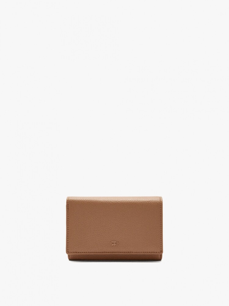 Cartera Con Textura Y Solapa camel
