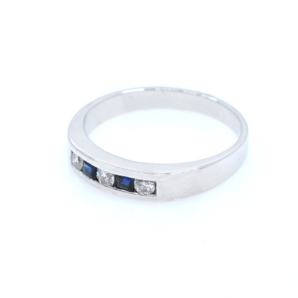 Anillo en oro 18k blanco, zafiros y brillantes Anillo en oro 18k blanco, zafiros y brillantes