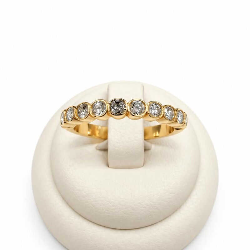 Anillo en Oro 18kt medio sin fin con Brillantes Anillo en Oro 18kt medio sin fin con Brillantes