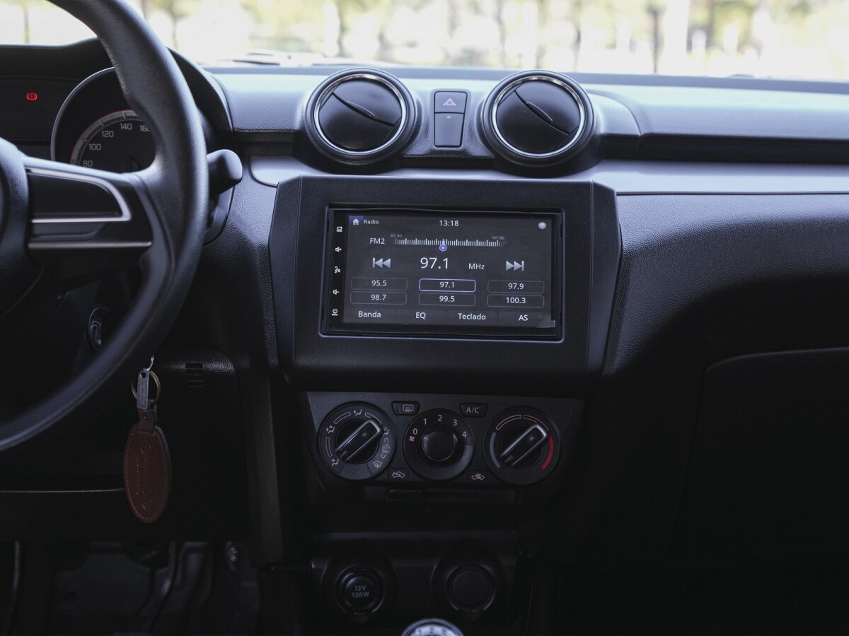Suzuki Swift GL 1.2 EXCELENTE ESTADO! | Permuta / Financia Suzuki Swift GL 1.2 EXCELENTE ESTADO! | Permuta / Financia