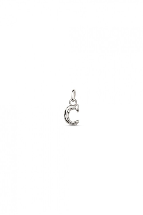 CHARM DE ALEACION DE METALES BAÑADO EN PLATA DE LEY CON FORMA DE LETRA C CON ARGOLLA Charm