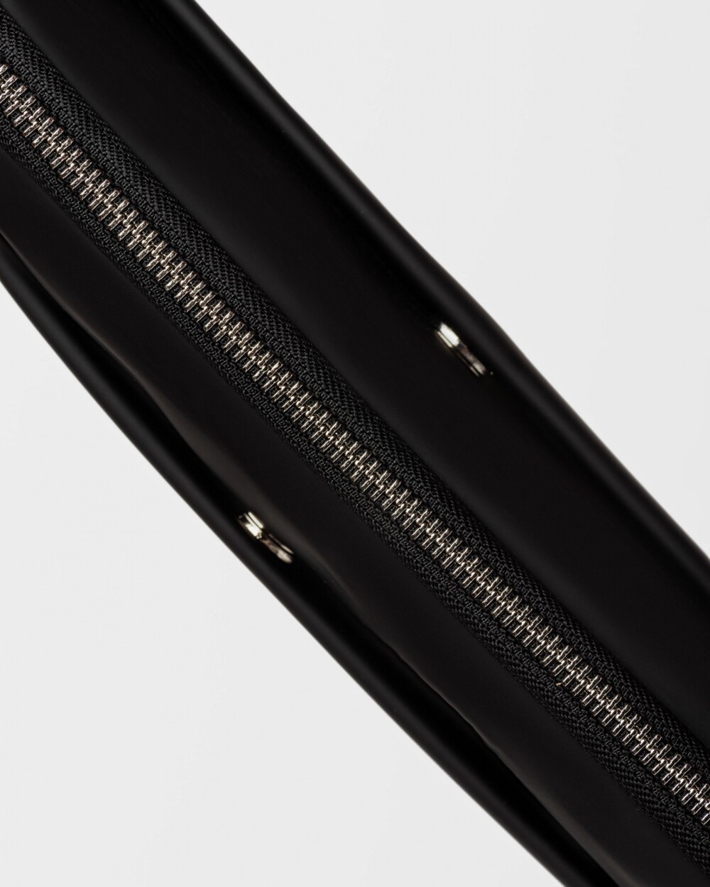 Portalaptop Bubble En Efecto Cuero Rubber Negro