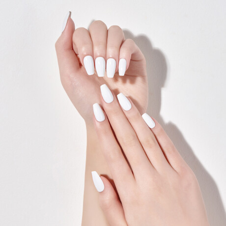 UÑAS EN GEL LISTAS (PRESS ON) - Titanium Chic White coffin UÑAS EN GEL LISTAS (PRESS ON) - Titanium Chic White coffin