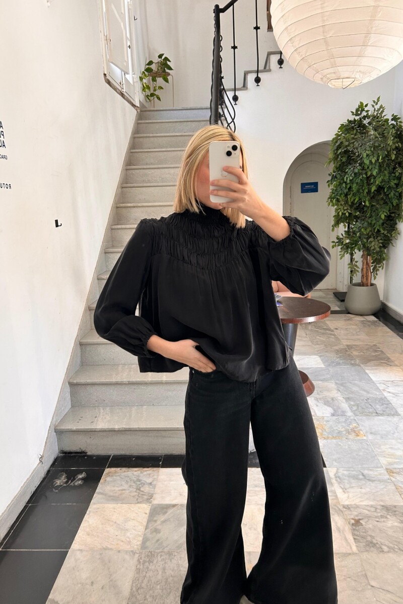 Runa Black