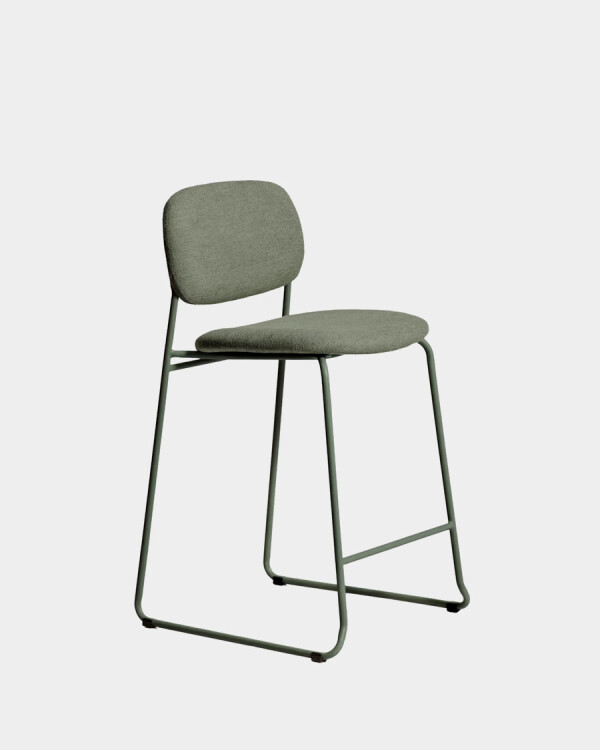 Taburete apilable Meli de chenilla verde y patas de metal verde FSC Mix Credit 65 cm Taburete apilable Meli de chenilla verde y patas de metal verde FSC Mix Credit 65 cm
