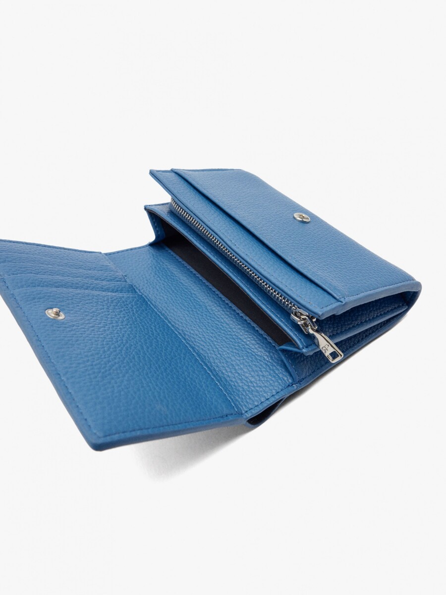 Cartera Con Textura Y Solapa azul