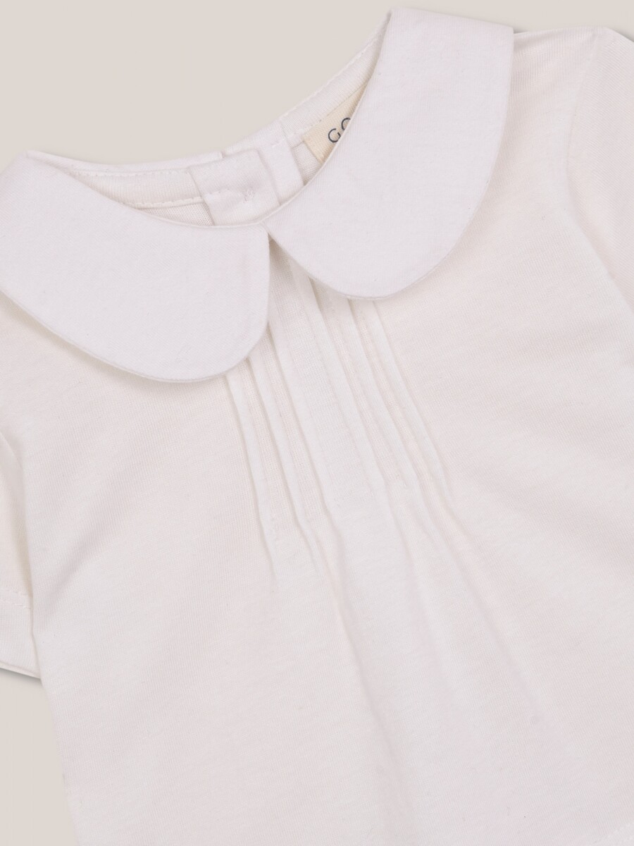 Camiseta Con Cuello Bebe Piedra