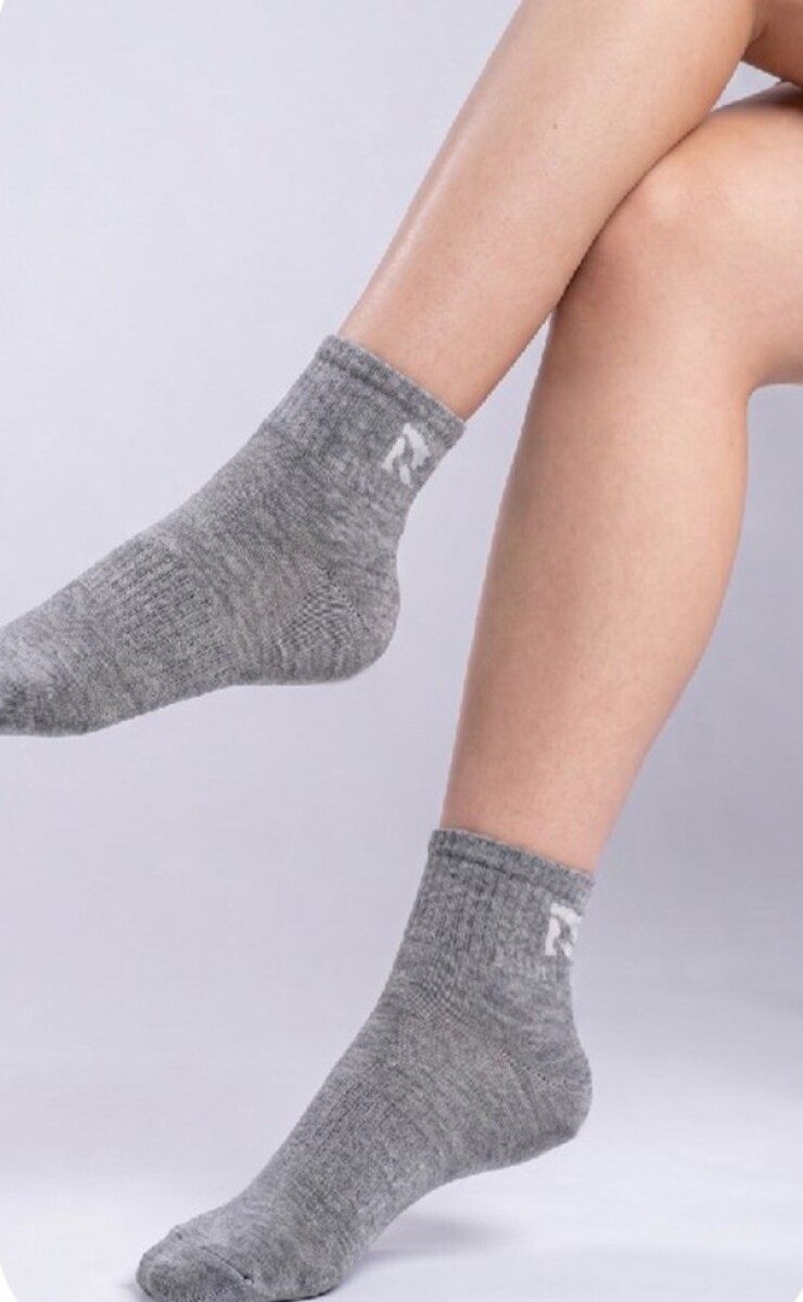 Media Deportiva Unisex. - Gris 