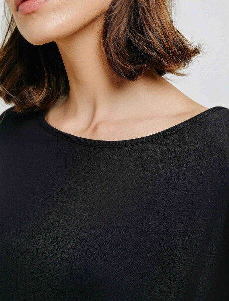 BLUSA BÁSICA DE VISCOSA NEGRO