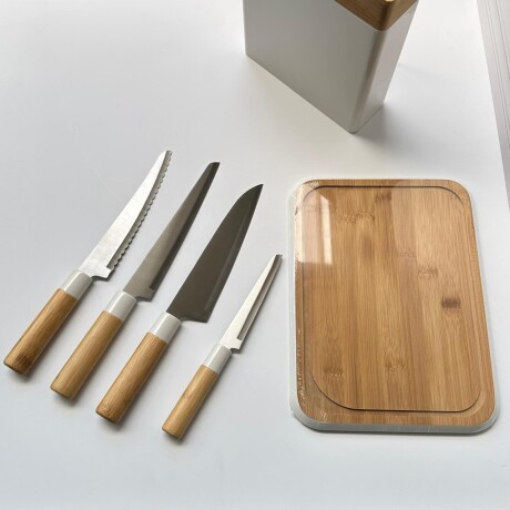 Set 4 Cuchillos con Soporte + Tabla Bambú - Blanco Set 4 Cuchillos con Soporte + Tabla Bambú - Blanco