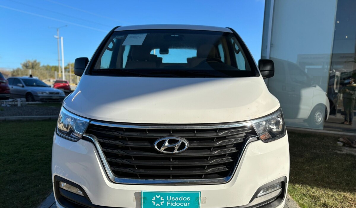 Hyundai H1 Minibus 8Plz 2,4 Nafta - 2021 Hyundai H1 Minibus 8Plz 2,4 Nafta - 2021