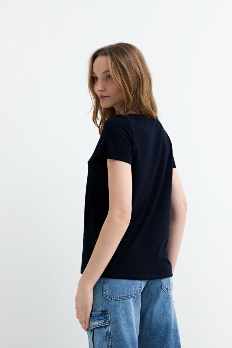 Remera m/c con broderie en cuello AZUL