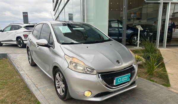 Peugeot 208 1.2 Active - 2013 Peugeot 208 1.2 Active - 2013