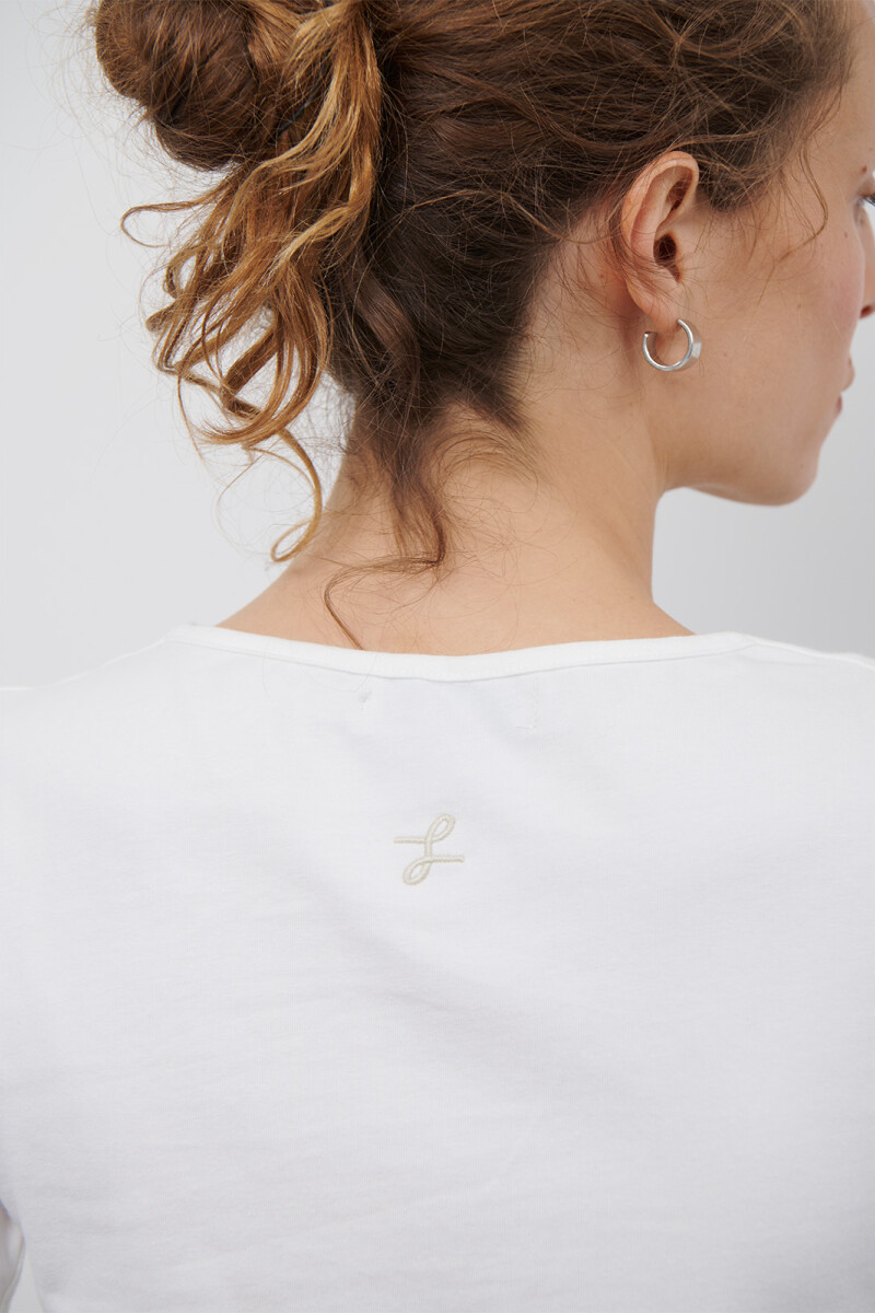 REMERA V M/LARGA NATURAL