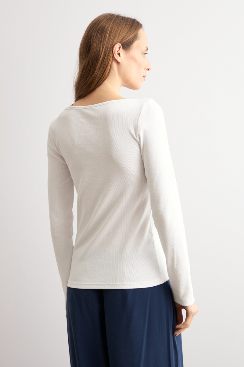 Remera escote bote blanco