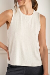 Musculosa Con Lino Arena