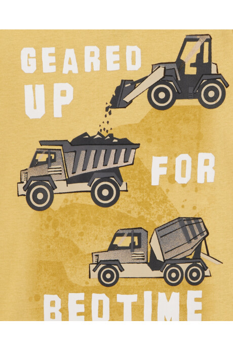 Pijama cuatro piezas de algodón, dos bermudas y dos remeras, diseño constructor Pijama cuatro piezas de algodón, dos bermudas y dos remeras, diseño constructor