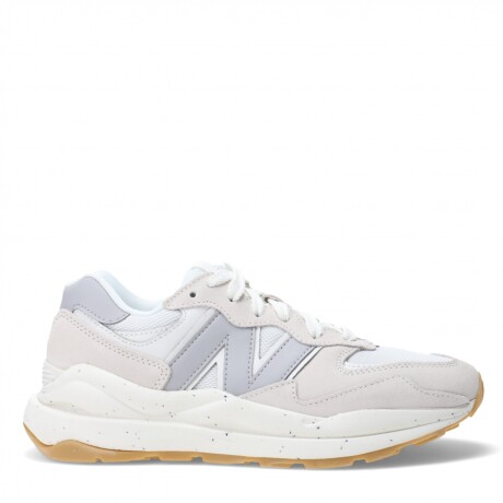 Championes de Mujer New Balance 57/40 Beige - Gris - Blanco
