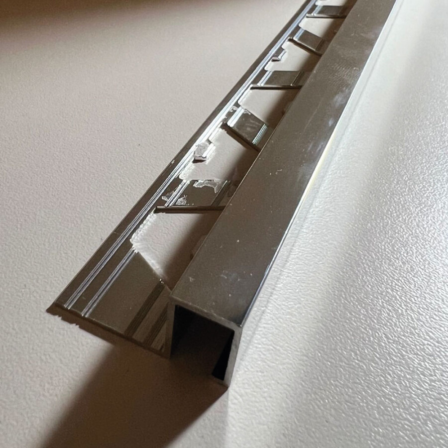 Guardacanto Quadra Aluminio Brillante Guardacanto Quadra Aluminio Brillante