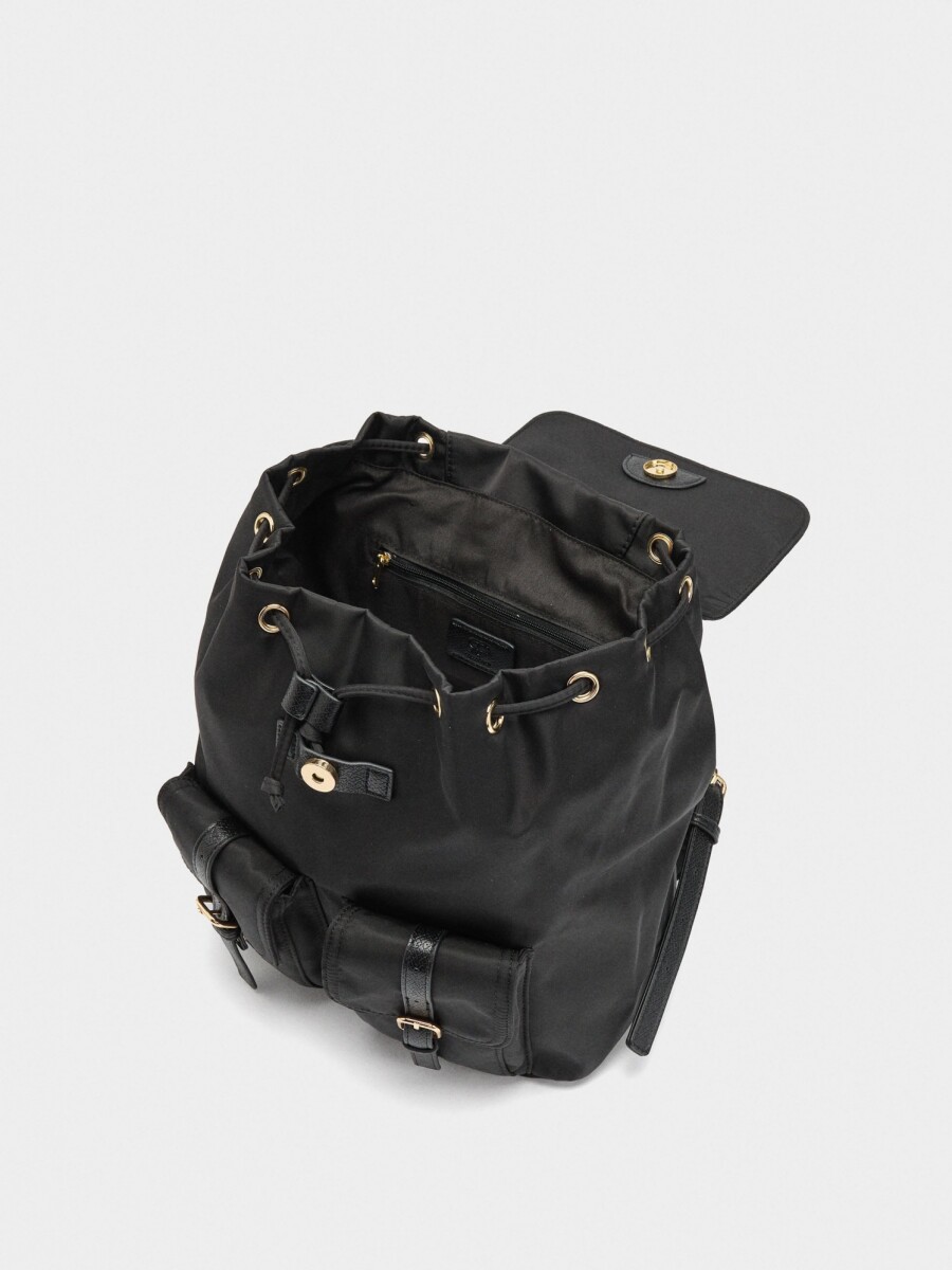 Mochila De Nylon Con Colgante negro