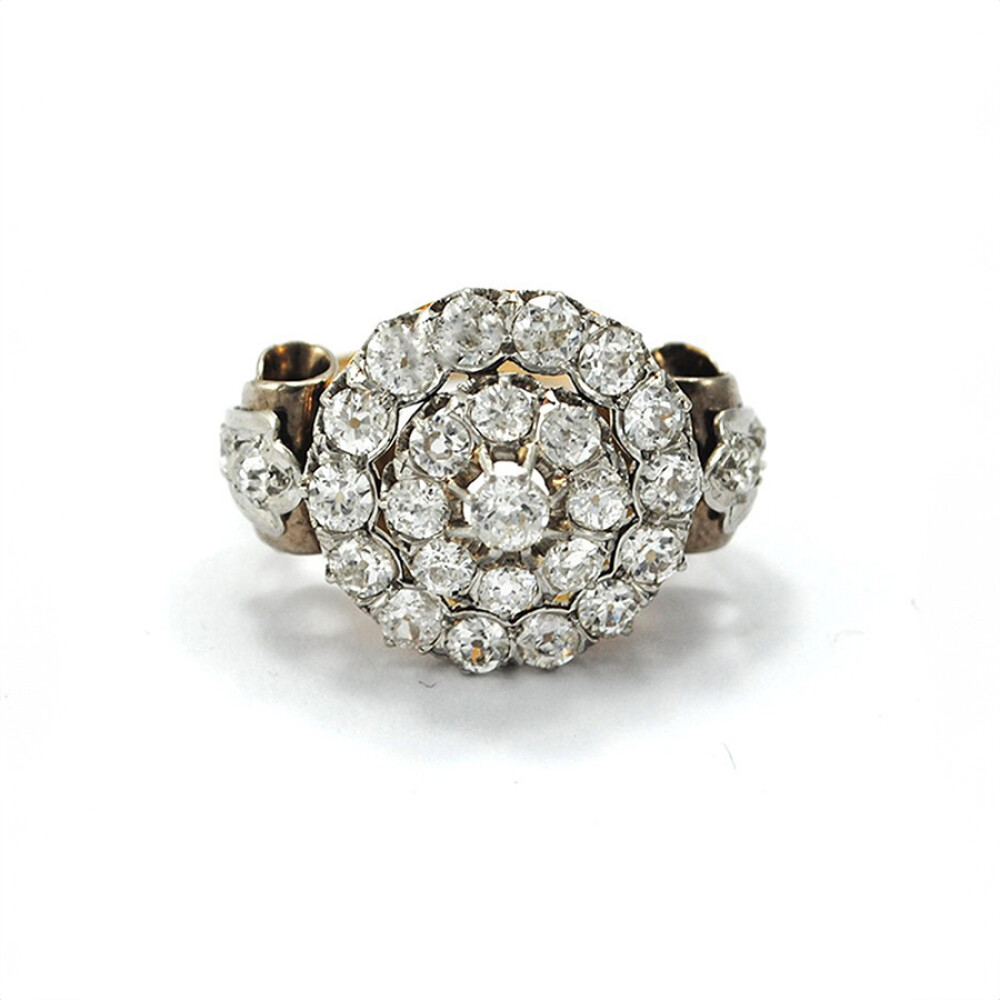 Anillo Antiguo Oro 18 K Y Diamantes 2 Ct. Aproximadamente.Circa 1880-1920 Anillo Antiguo Oro 18 K Y Diamantes 2 Ct. Aproximadamente.Circa 1880-1920