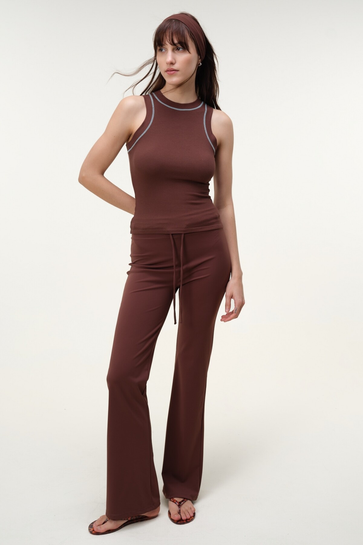 Musculosa Nadadora Rib Costuras Marron