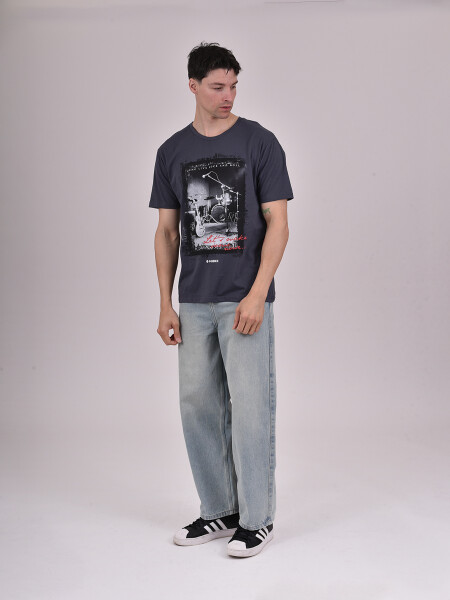 REMERA LONG LIVE GRIS OSCURO